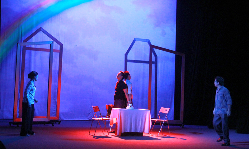 Tình yêu đồng giới - cầu vồng lục sắc của Hoàng và Minh lâu rồi cũng bị mọi người biết