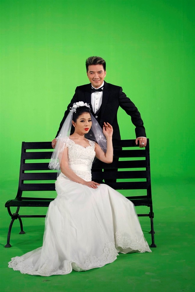 Trước đó, khâu chọn bài cho cặp song ca này cũng khiến cả hai phải đau đầu. Tuy nhiên, từ những nét tương đồng ở niềm yêu thích nhạc xưa, họ quyết định chọn ca khúc nổi tiếng của nhạc sĩ Lam Phương, mà ai cũng có thể hát theo là Tình bơ vơ