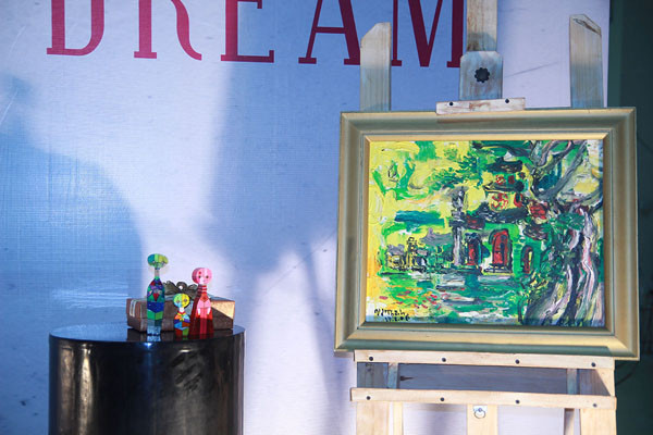 Những vật phẩm được đấu giá vì trẻ em thiếu may mắn