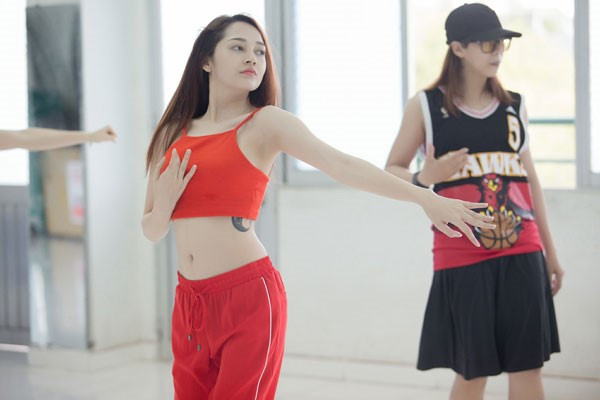 Bảo Anh lần đầu nói về tin đang yêu Hồ Quang Hiếu ảnh 1