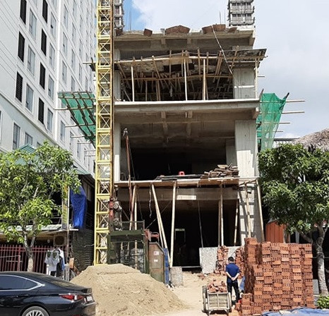 Thêm nạn nhân tử vong vụ ngạt khí dưới hầm khách sạn ảnh 1