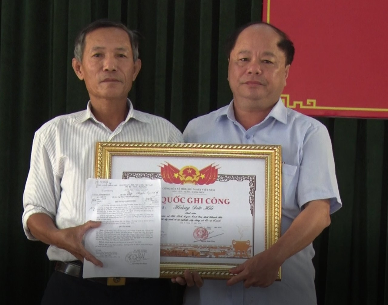 Nam sinh viên tử vong khi cứu 3 người đuối nước được công nhận là liệt sĩ ảnh 1