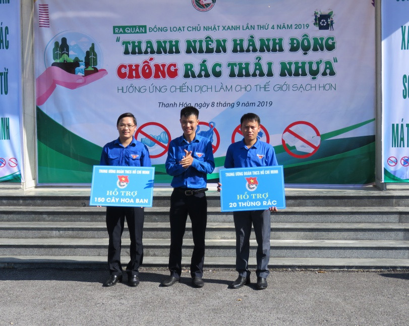 Thanh niên hành động chống rác thải nhựa ảnh 1