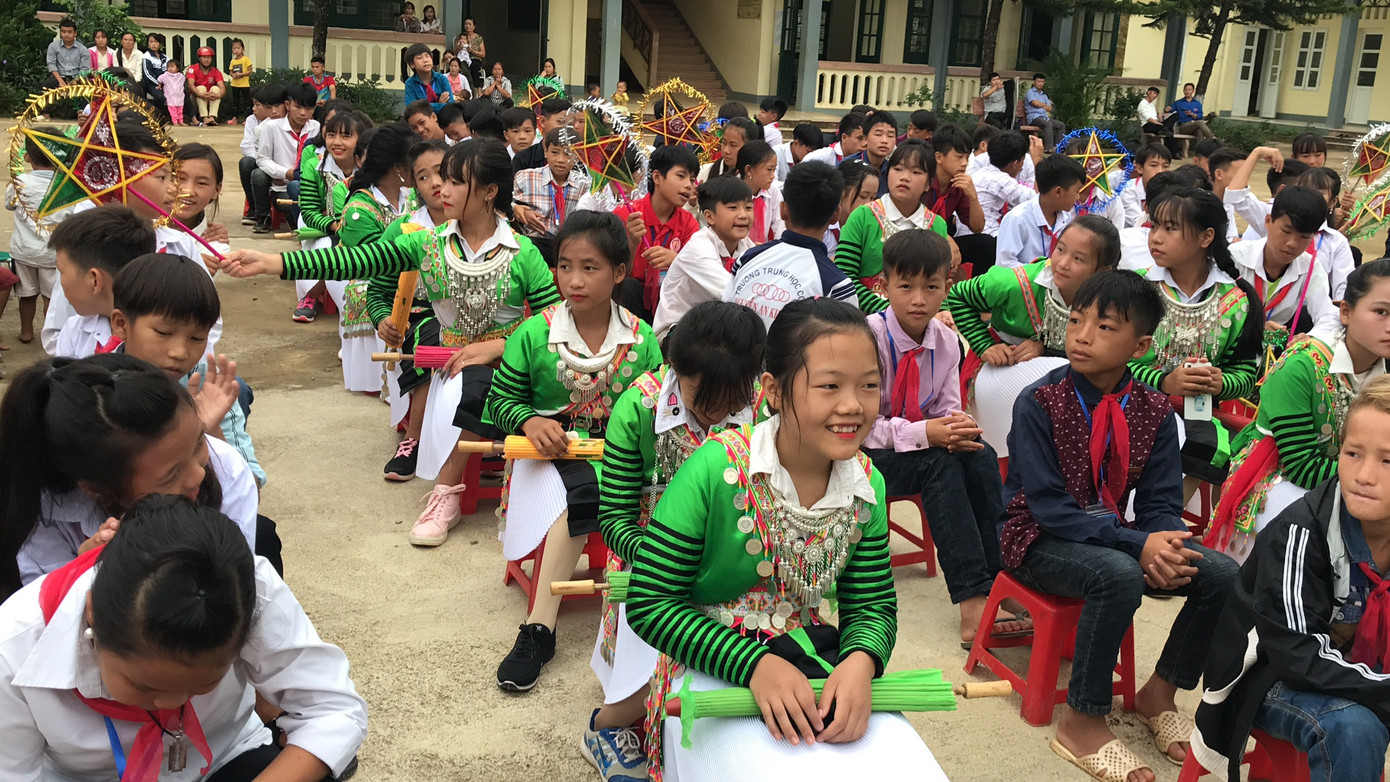 Mang trung thu đến trẻ em vùng cao Mường Lát ảnh 1