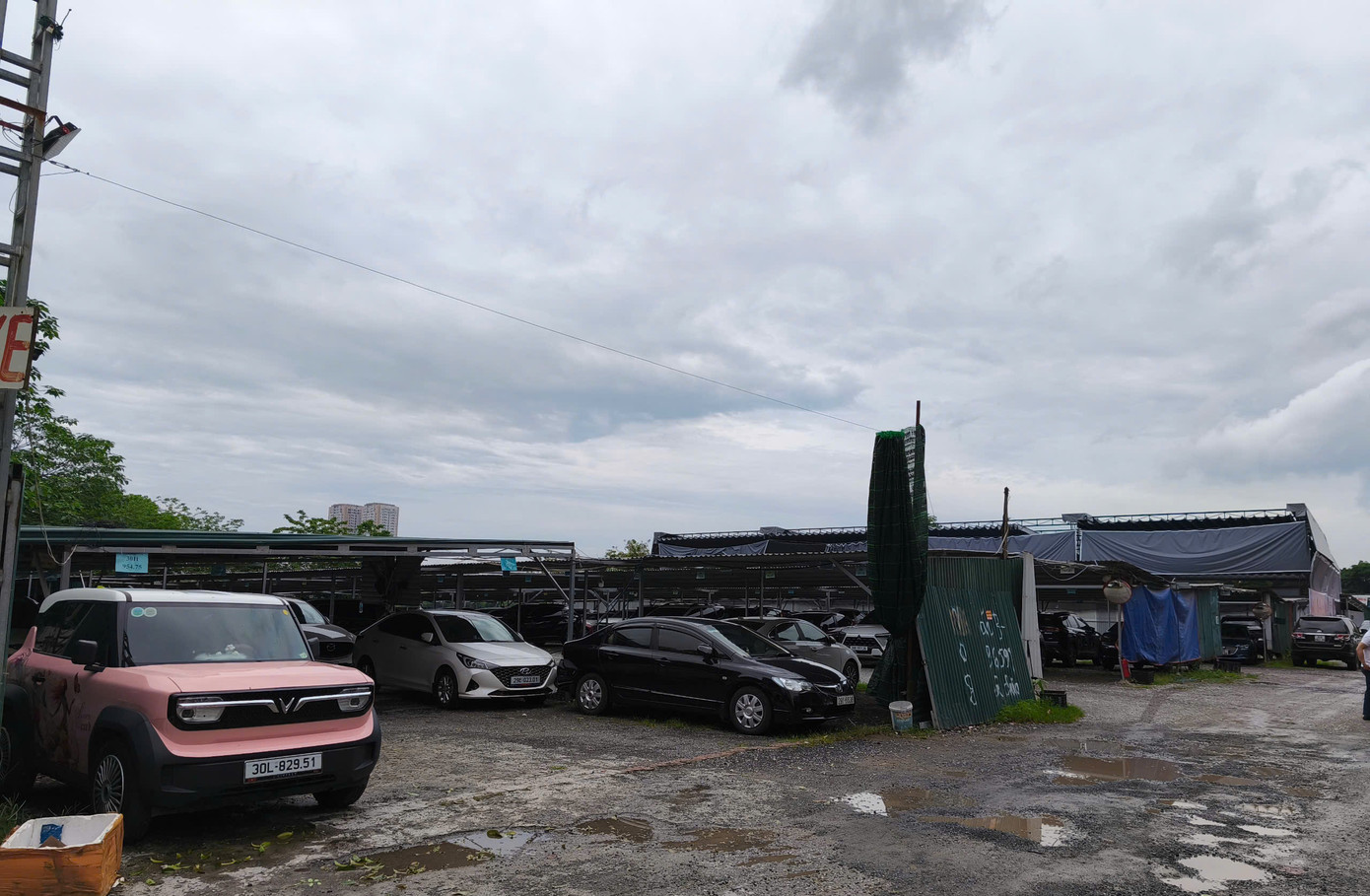 Nếu không làm theo, bãi xe của ông H. sẽ bị cưỡng chế, tháo dỡ.