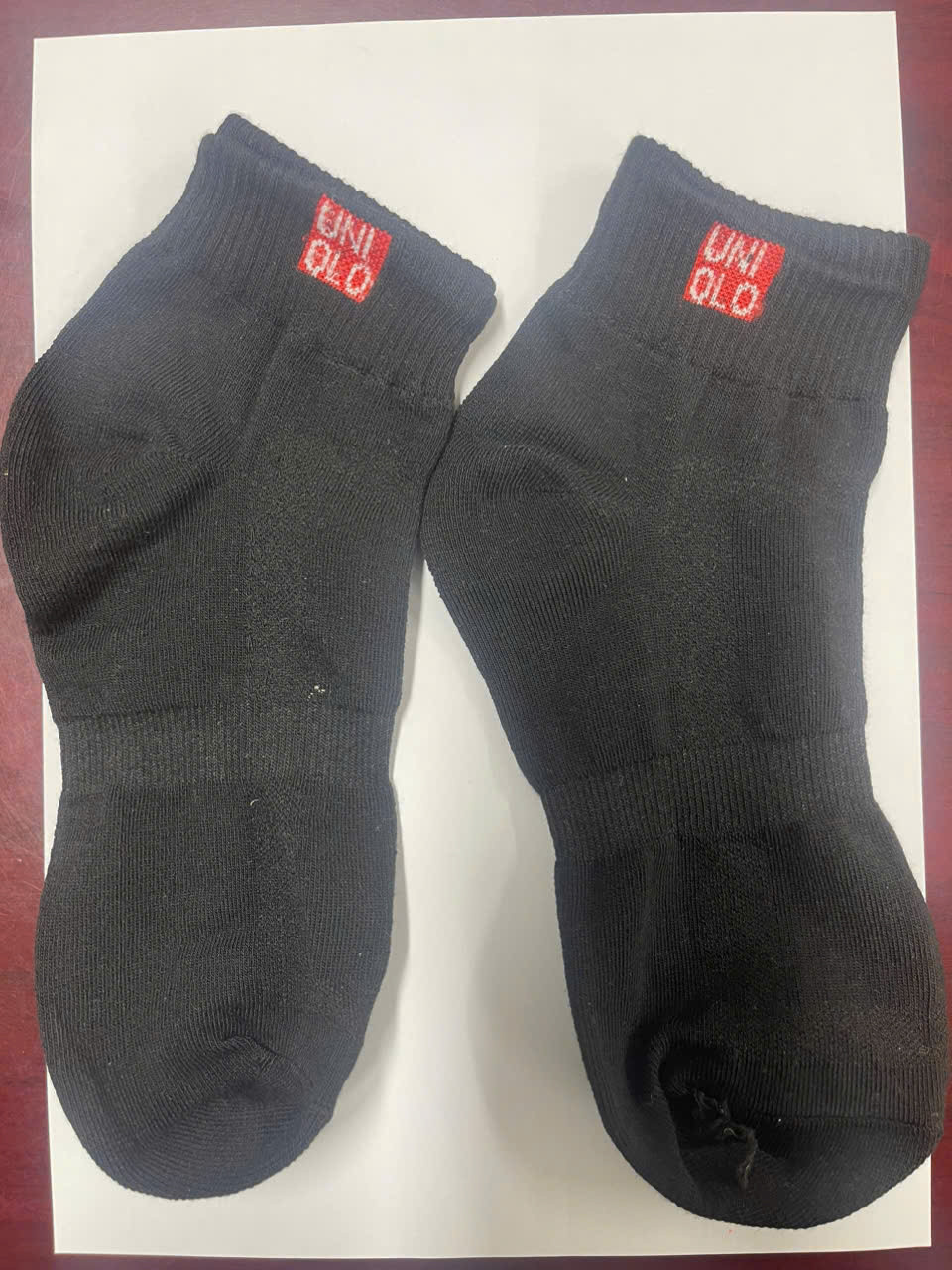 Tất nhái thương hiệu Nike, Adidas, Uniqlo bị thu giữ.