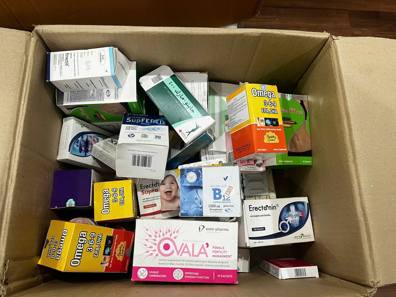 Nhiều mẫu mã thuốc giả thu giữ. Nhiều mẫu mã thuốc giả thu giữ.