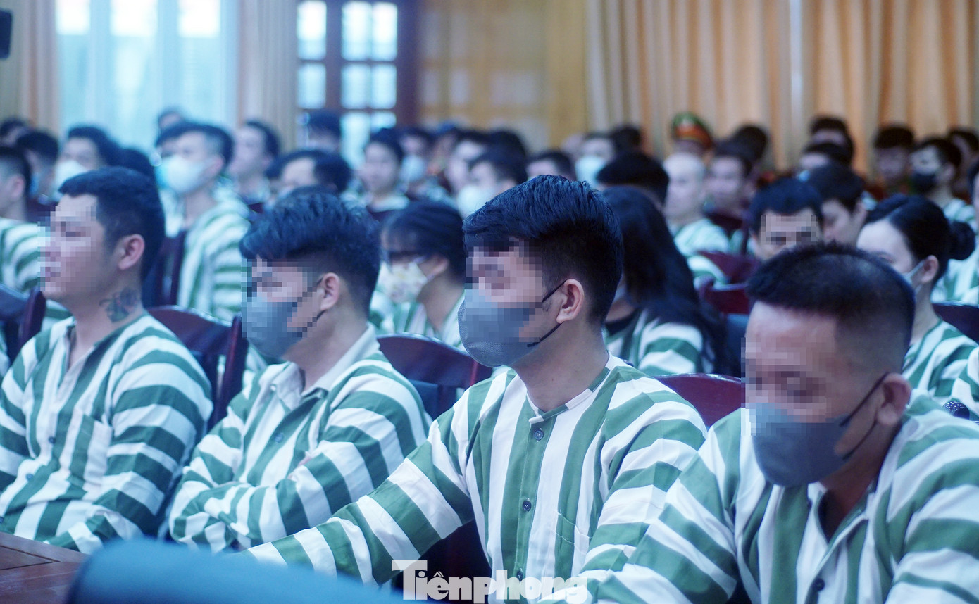 Năm nay, tại Trại Tạm giam số 1 có 79 phạm nhân được đặc xá dịp 30/4. Trong đó, có 72 nam phạm nhân nam và 7 phạm nhân nữ.