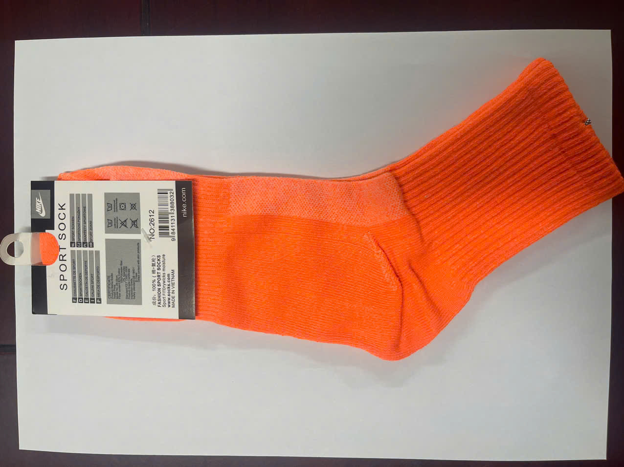 Tất nhái thương hiệu Nike, Adidas, Uniqlo bị thu giữ.