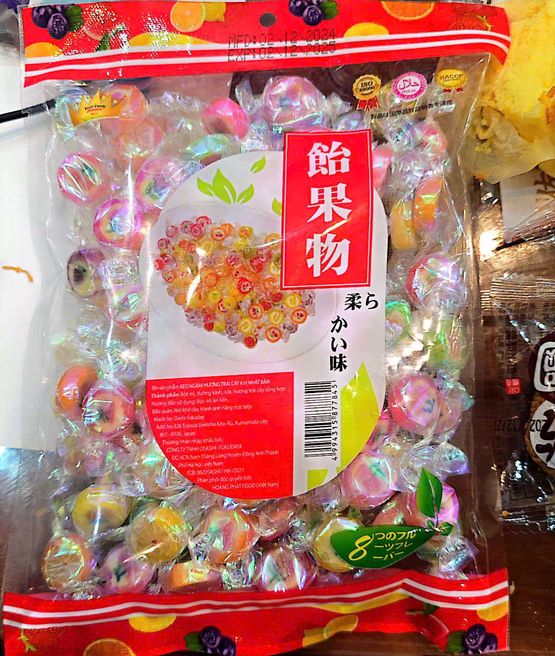 Các loại kẹo giả thu giữ của đối tượng Cường.