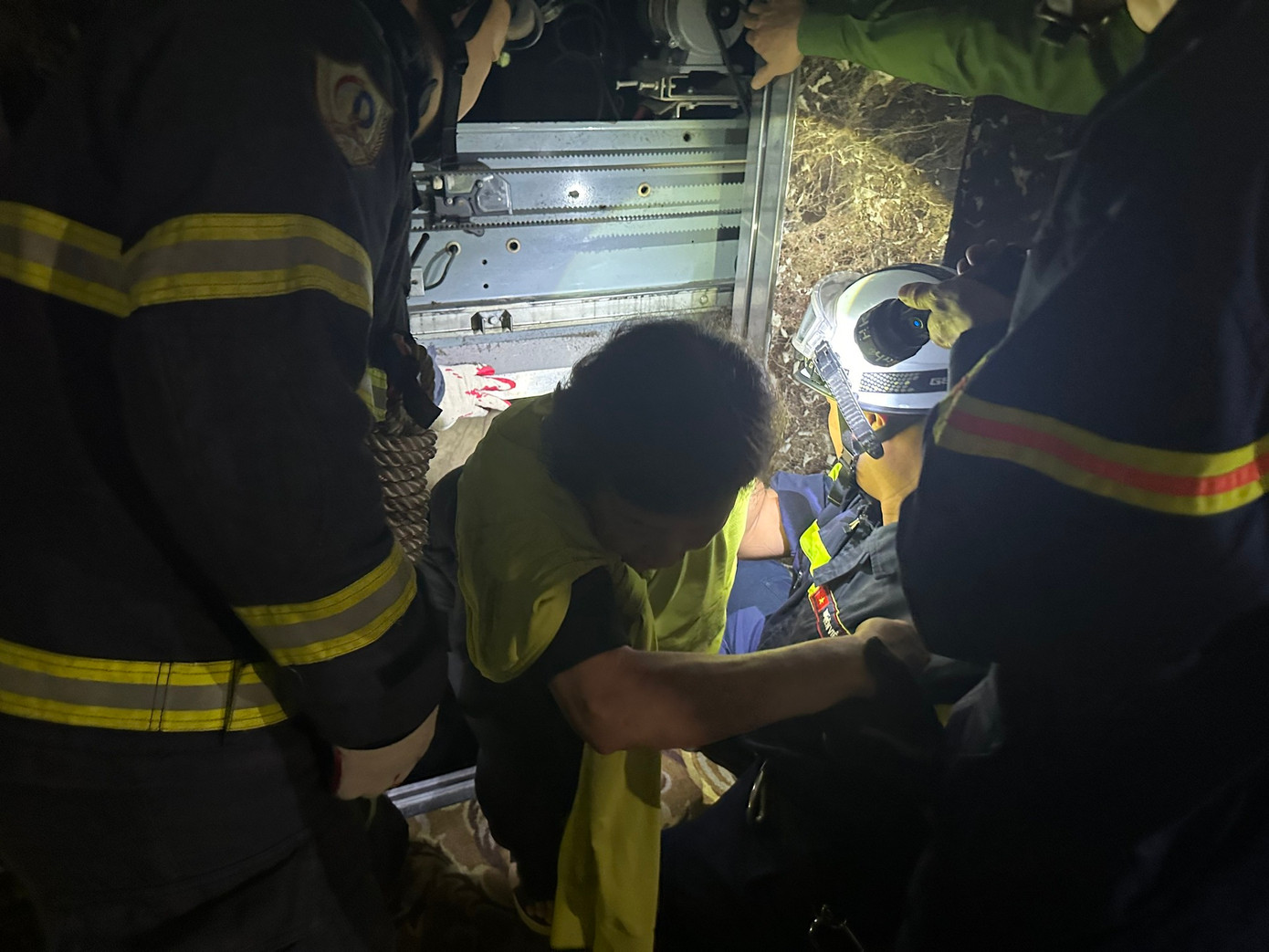 Mỗi lần chữa cháy, cứu nạn là một kỷ niệm không thể nào quên đối với Quân. Ảnh: NVCC Mỗi lần chữa cháy, cứu nạn là một kỷ niệm không thể nào quên đối với Quân. Ảnh: NVCC