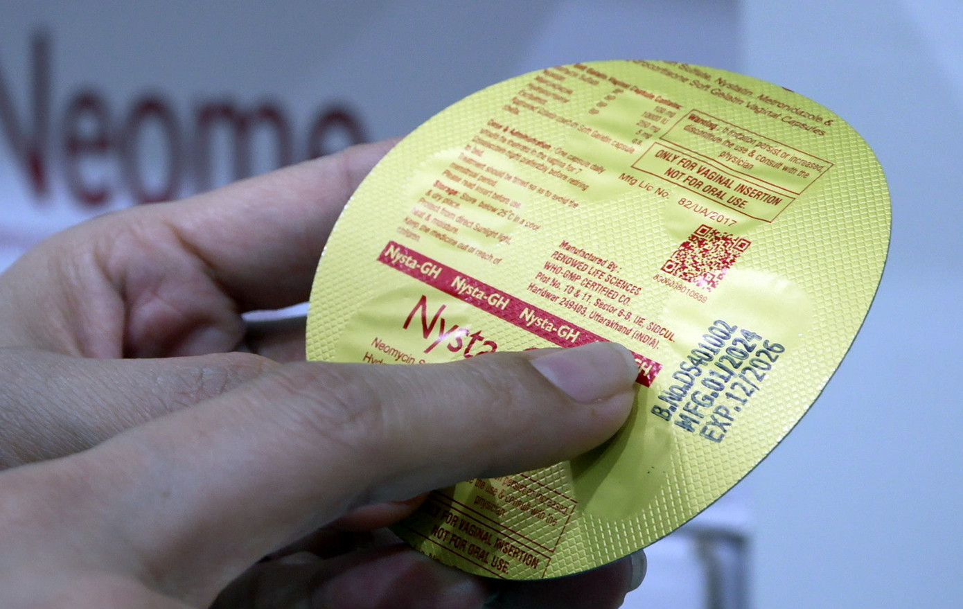 Khi phát hiện dấu hiệu phạm tội của ổ nhóm này, Phòng Cảnh sát kinh tế Công an TP Hà Nội đã áp dụng đồng bộ các biện pháp nghiệp vụ phá án và đồng loạt tổ chức khám xét khẩn cấp gần 20 điểm liên quan đến nơi sản xuất, gia công, cất giấu, tiêu thụ hàng hóa rải rác trên 20 tỉnh thành trên toàn quốc.