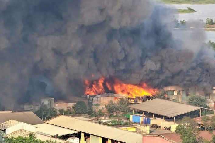 Hình ảnh vụ cháy được người dân chia sẻ trên mạng xã hội.