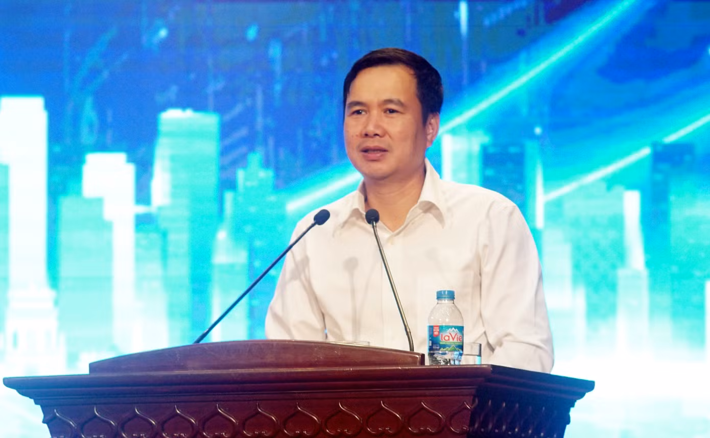 Phó Giáo sư, Tiến sĩ Bùi Thế Duy.