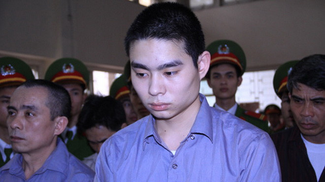 Lê Văn Luyện - tội phạm trẻ trong vụ cướp tiệm vàng giết người tàn bạo ở Bắc Giang - trong một phiên tòa xử án