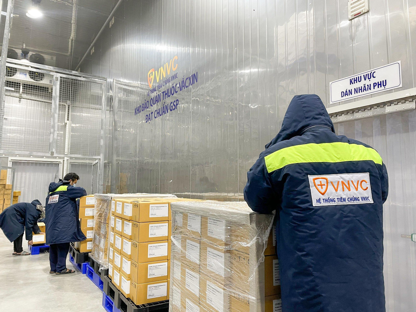 Đây là lần giao vắc xin thứ 8 thuộc Hợp đồng lịch sử đặt mua trước 30 triệu liều vắc xin COVID-19 của VNVC với AstraZeneca từ tháng 11/2020.