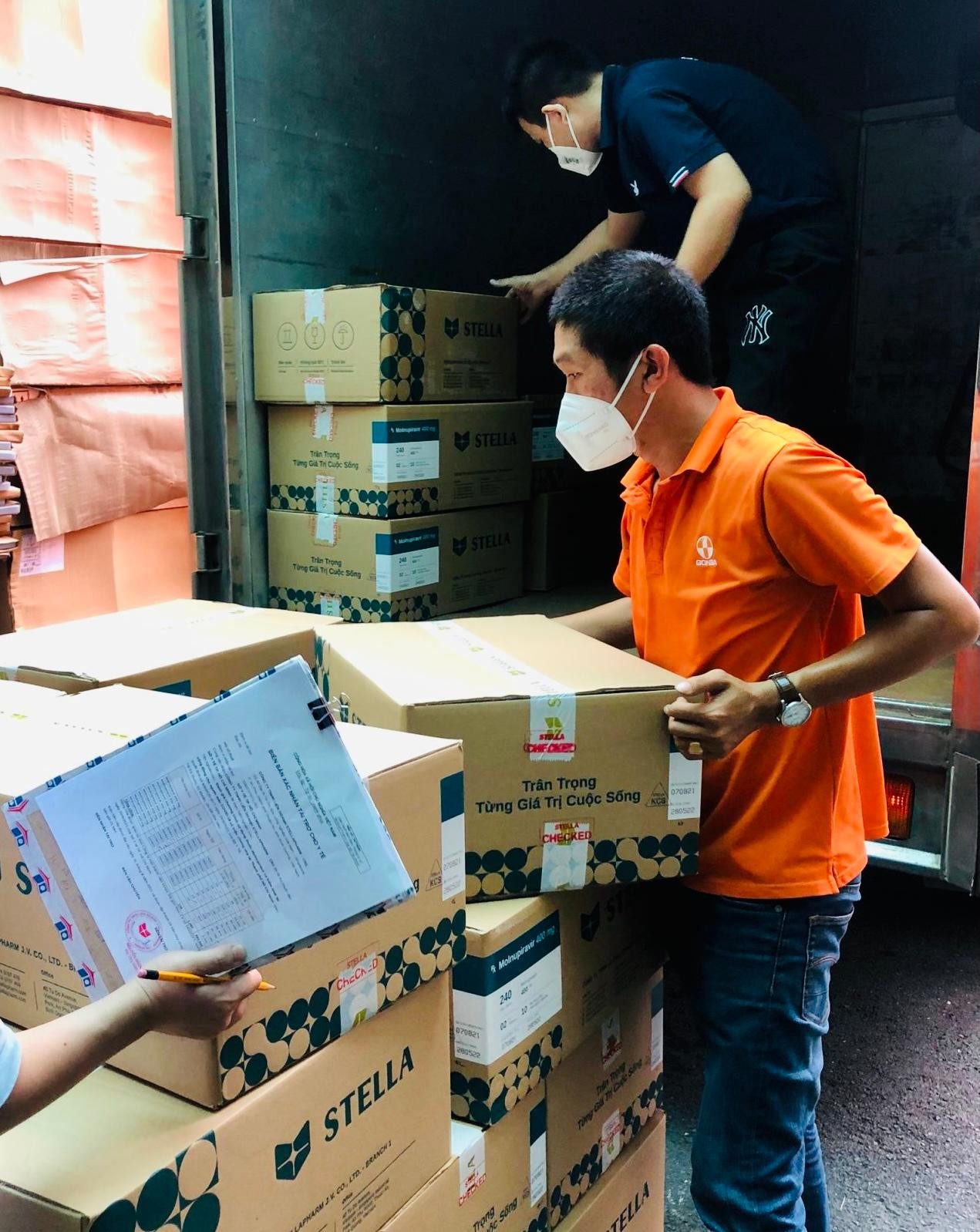 Theo thoả thuận đơn vị sản xuất đã tài trợ cho Chính phủ hơn 2,3 triệu viên Mulnupiravir cho 116 nghìn F0- ảnh N.L