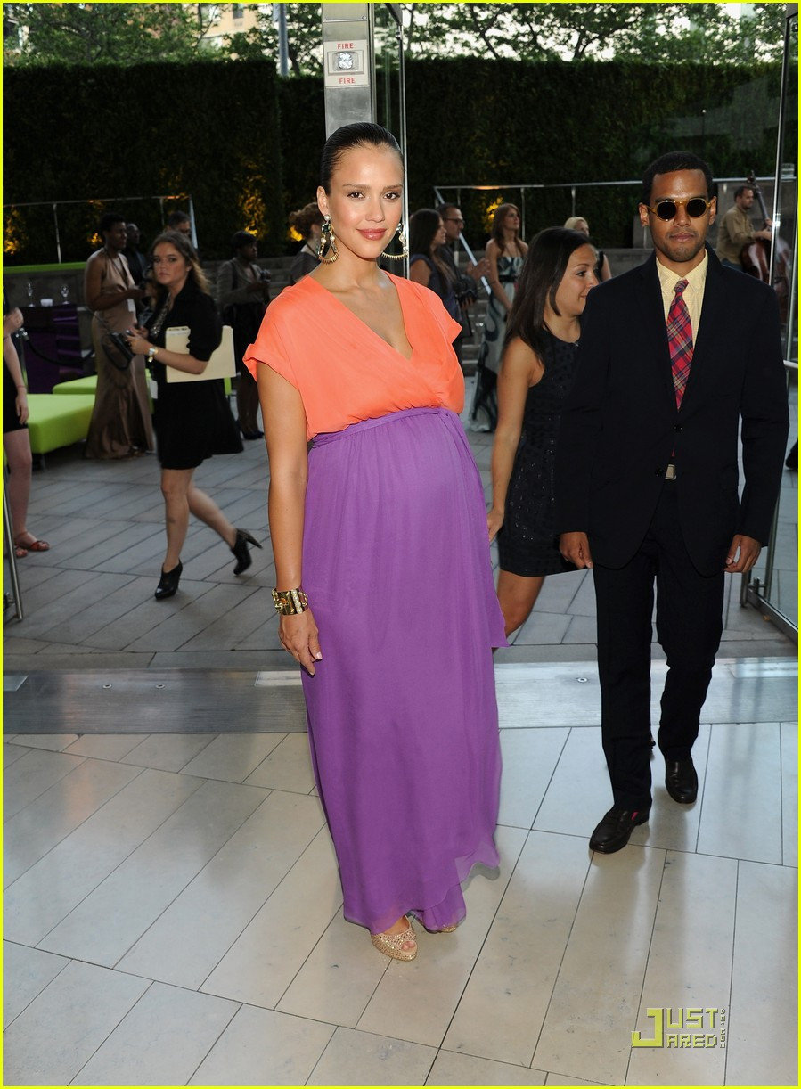 Bà bầu Jessica Alba. Bà bầu Jessica Alba