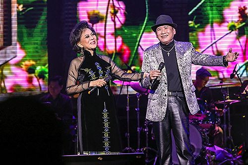 Showbiz 13/2: Ngọc Trinh tiết lộ về người yêu lớn tuổi hiện tại ảnh 4