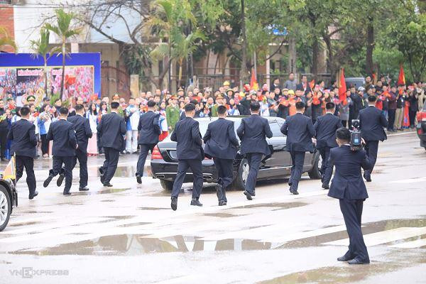 Đoàn xe của Chủ tịch Kim Jong Un về đến khách sạn Melia ảnh 25