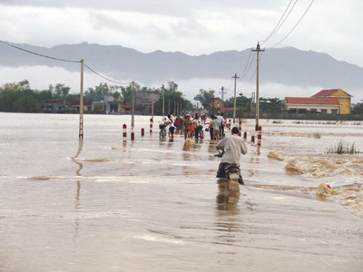 Xã Hòa Thịnh (Tây Hòa, Phú Yên) ngập chìm trong lũ. Xã Hòa Thịnh (Tây Hòa, Phú Yên) ngập chìm trong lũ