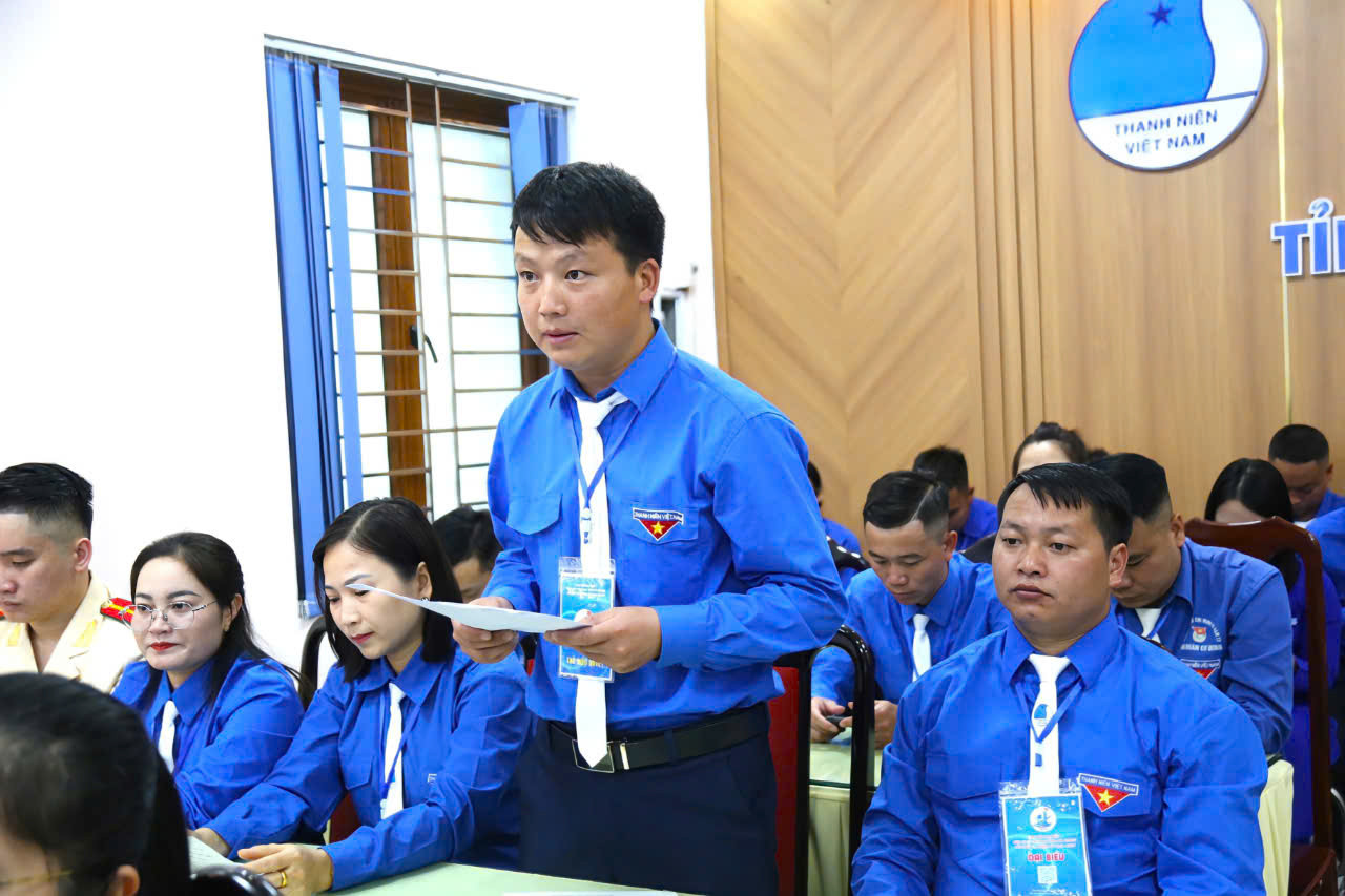Đại diện đoàn đại biểu Hội LHTN huyện Yên Minh tham luận tại diễn đàn thanh niên với nội dung “Vai trò Hội LHTN trong công tác đoàn kết tập hợp thanh niên". Đại diện đoàn đại biểu Hội LHTN huyện Yên Minh tham luận tại diễn đàn thanh niên với nội dung “Vai trò Hội LHTN trong công tác đoàn kết tập hợp thanh niên".