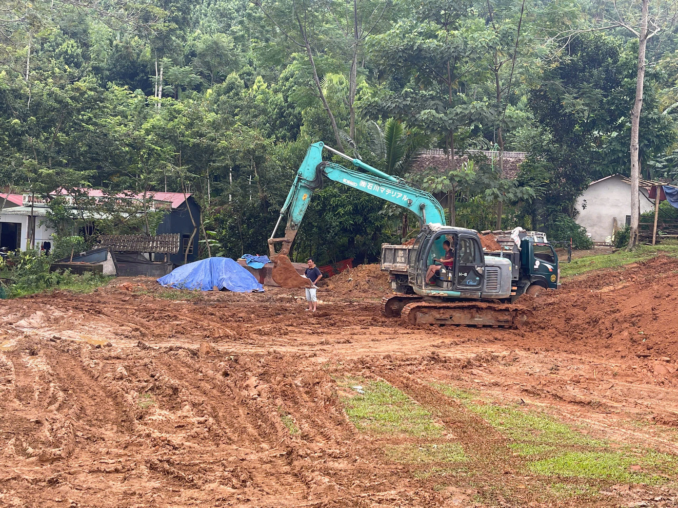 Tại khu tạm định cư, mỗi hộ dân sẽ được bố trí từ 50 - 60m2 diện tích đất. Tại khu tạm định cư, mỗi hộ dân sẽ được bố trí từ 50 - 60m2 diện tích đất.