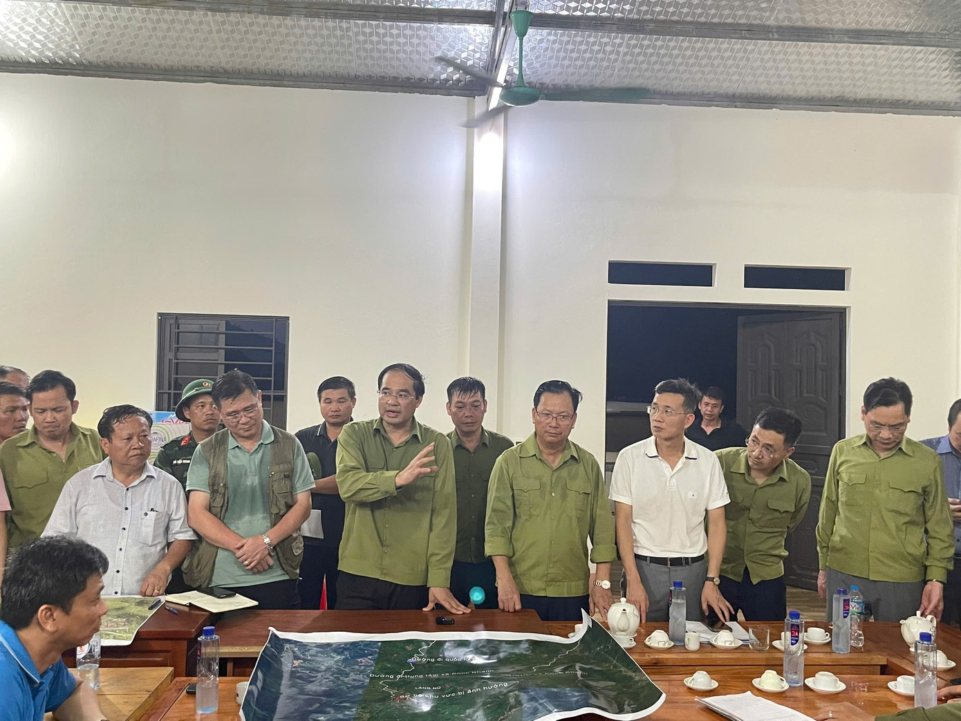 Chiều ngày 15/9, UBND tỉnh Lào Cai cùng với các chuyên gia nghiên cứu, lựa chọn khu tái định cư mới cho người dân Làng Nủ. Chiều ngày 15/9, UBND tỉnh Lào Cai cùng với các chuyên gia nghiên cứu, lựa chọn khu tái định cư mới cho người dân Làng Nủ.