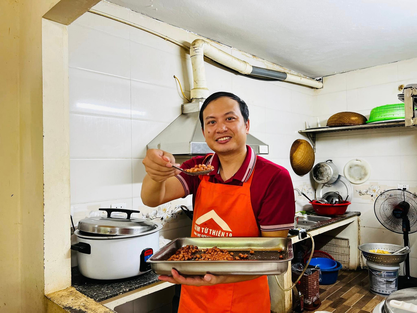 Anh Hán Quang Dự (SN 1990) người sáng lập Quán cơm từ thiện 19. Anh Hán Quang Dự (SN 1990) người sáng lập Quán cơm từ thiện 19.