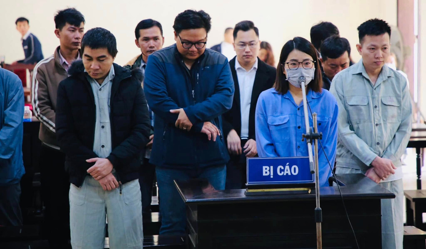 Một số bị cáo tại phiên xét xử.