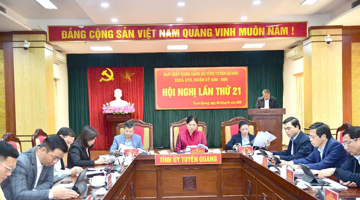 Toàn cảnh hội nghị.