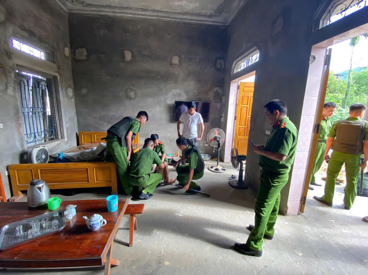 Nguyễn Văn S bị Công an khống chế. (Ảnh: Công an tỉnh Phú Thọ). Nguyễn Văn S bị Công an khống chế. (Ảnh: Công an tỉnh Phú Thọ).