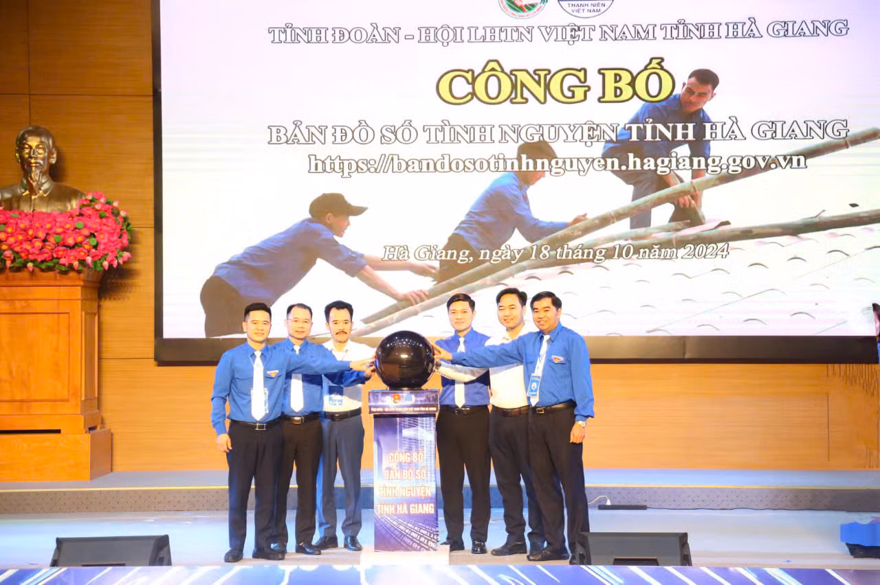 Tỉnh Đoàn - Hội LHTN Việt Nam tỉnh Hà Giang ra mắt Bản đồ số tình nguyện tỉnh Hà Giang. Tỉnh Đoàn - Hội LHTN Việt Nam tỉnh Hà Giang ra mắt Bản đồ số tình nguyện tỉnh Hà Giang.