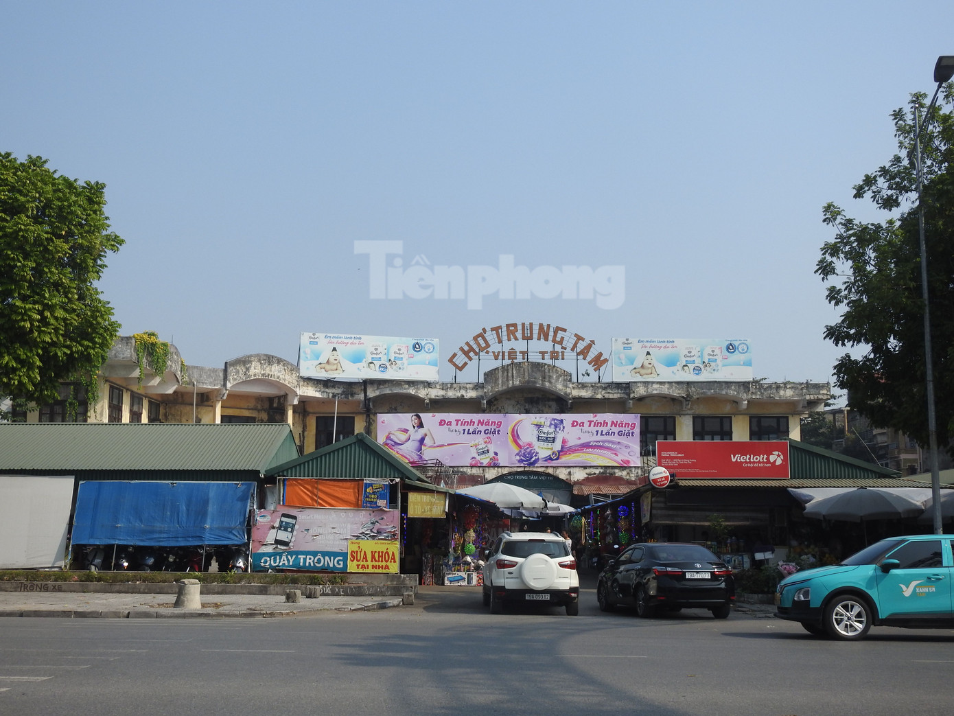 Chợ Trung tâm Việt Trì (cũ) được xây dựng năm 1992 chào mừng kỷ niệm 30 năm ngày thành lập TP Việt Trì (Phú Thọ).