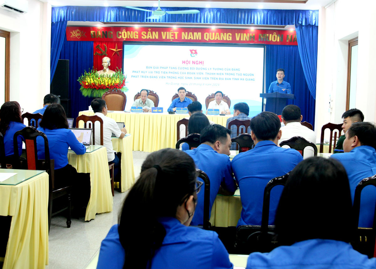 Toàn cảnh hội nghị. Toàn cảnh hội nghị.