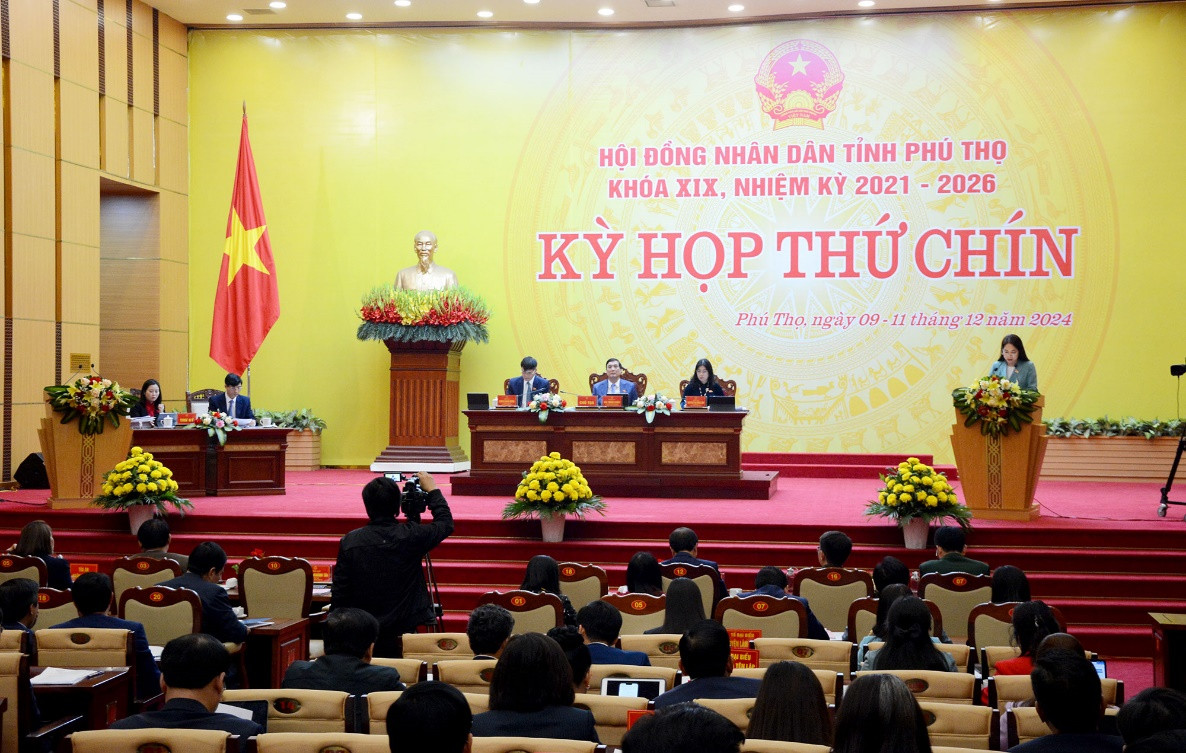 Quang cảnh kỳ họp. Quang cảnh kỳ họp.