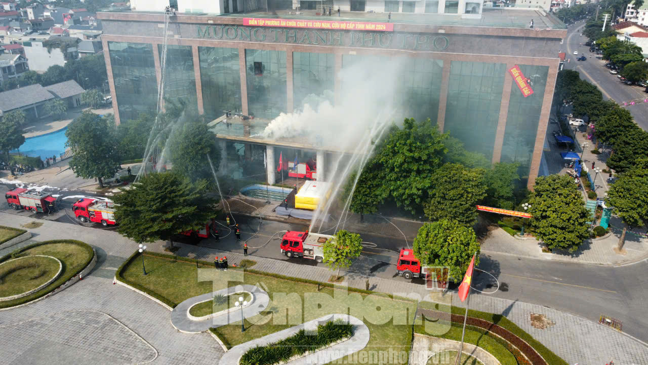 Sáng 11/11, UBND tỉnh Phú Thọ tổ chức diễn tập phương án cứu nạn, cứu hộ.