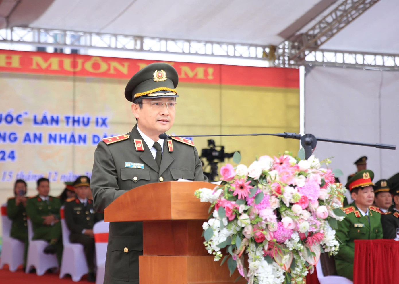 Trung tướng Nguyễn Ngọc Toàn - Cục trưởng Cục trưởng Cục Công tác Đảng và công tác chính trị phát biểu tại lễ khai mạc.