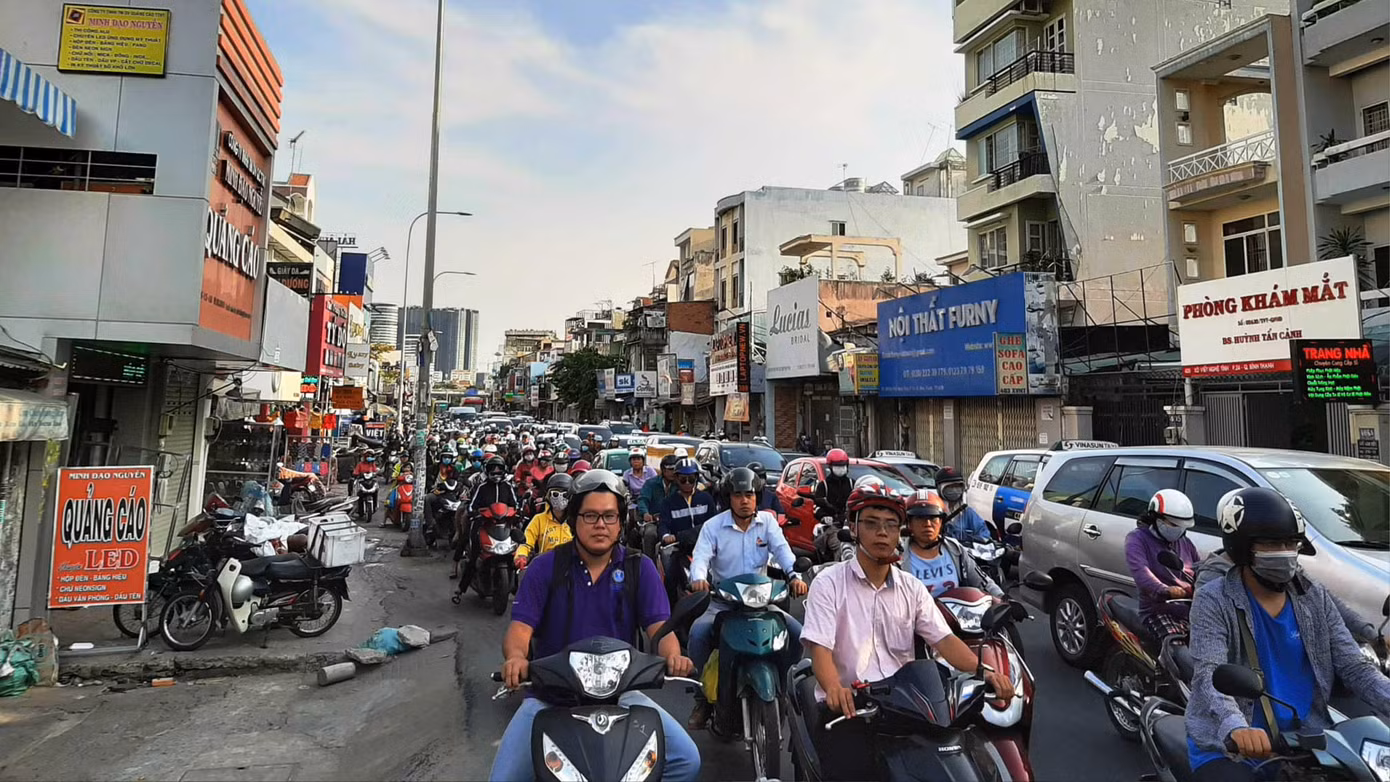 Ùn ùn về nghỉ lễ, cửa ngõ Hà Nội và TPHCM kẹt cứng ảnh 20