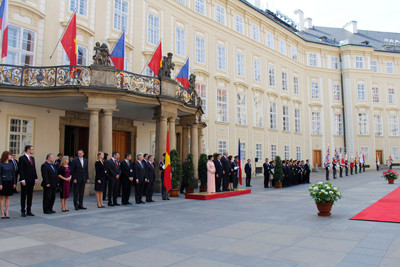 Lễ đón chính thức Chủ tịch nước Trương Tấn Sang tại Cộng hòa Czech ảnh 5