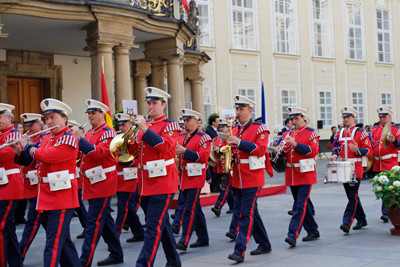 Lễ đón chính thức Chủ tịch nước Trương Tấn Sang tại Cộng hòa Czech ảnh 10