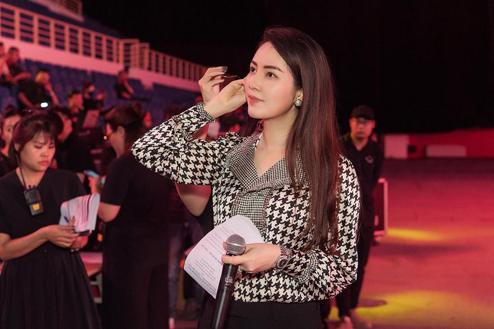 Thuỵ Vân chuẩn bị rất kỹ càng cho sự kiện lần này. Thuỵ Vân chuẩn bị rất kỹ càng cho sự kiện lần này.