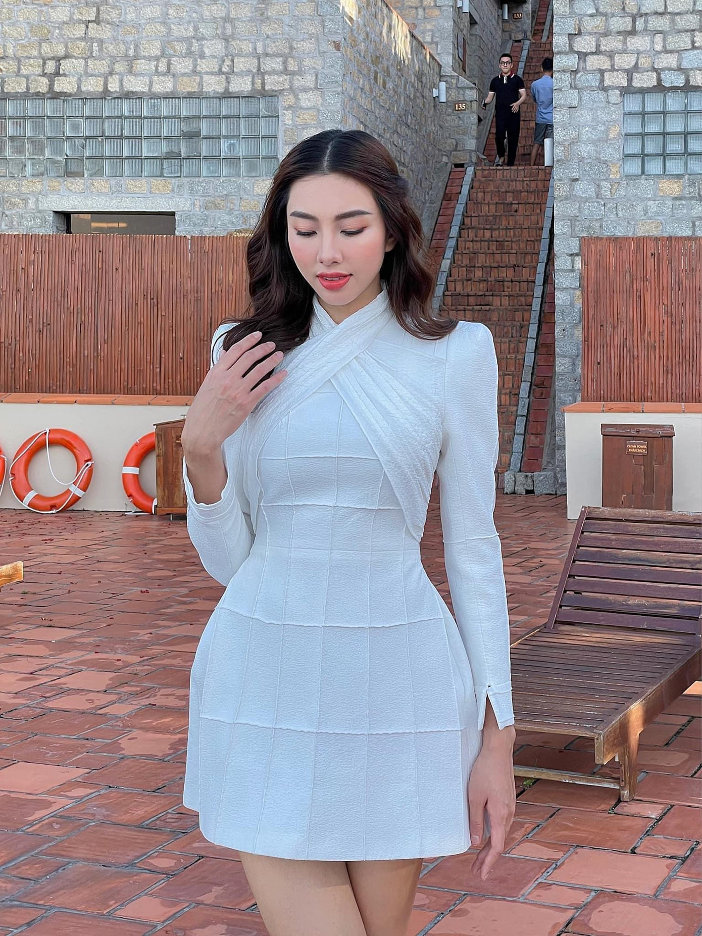 Thùy Tiên tại điểm dừng chân đầu tiên của chuỗi worlkshop STEPbyTIEN tại trường THPT Châu Phong. Thùy Tiên tại điểm dừng chân đầu tiên của chuỗi worlkshop STEPbyTIEN tại trường THPT Châu Phong.