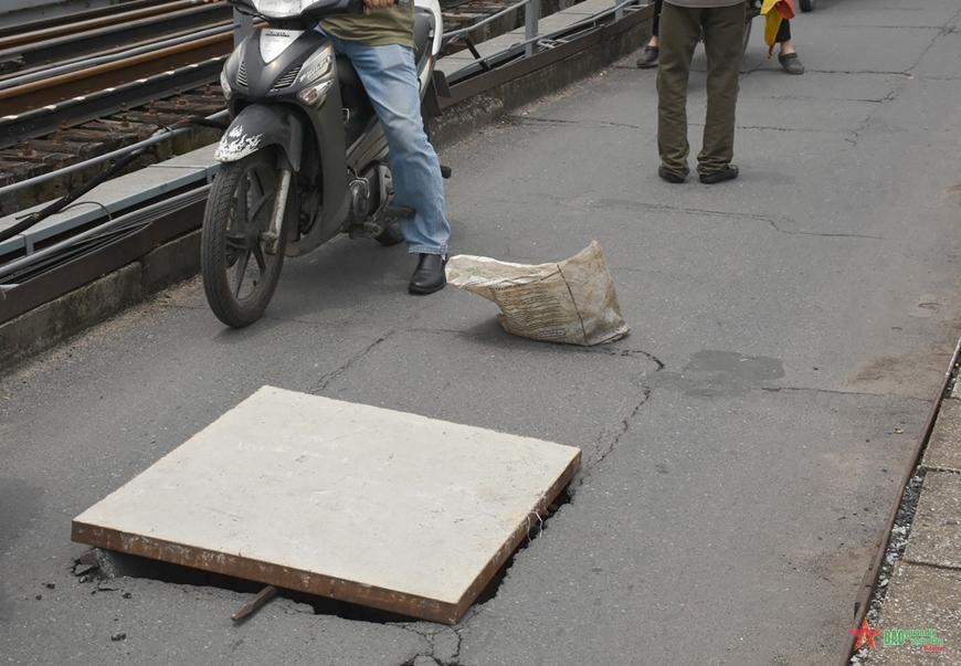 Sau khi biết được tin phóng viên đã đến và kiểm chứng sự thực.