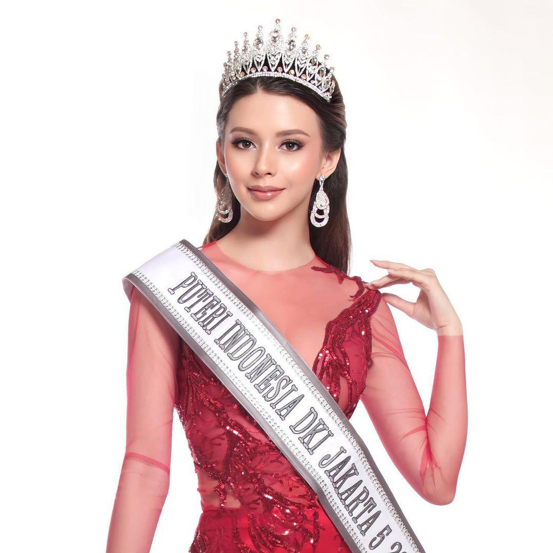 Tối 27/5, trong đêm chung kết Puteri Indonesia 2022, người đẹp Cindy May Mc Guire đã giành được danh hiệu Hoa hậu Quốc tế Indonesia 2022 và sẽ trở thành đại diện của đất nước này tại cuộc thi Hoa hậu Quốc tế tổ chức vào tháng 12 tới tại Nhật Bản. Tối 27/5, trong đêm chung kết Puteri Indonesia 2022, người đẹp Cindy May Mc Guire đã giành được danh hiệu Hoa hậu Quốc tế Indonesia 2022 và sẽ trở thành đại diện của đất nước này tại cuộc thi Hoa hậu Quốc tế tổ chức vào tháng 12 tới tại Nhật Bản.