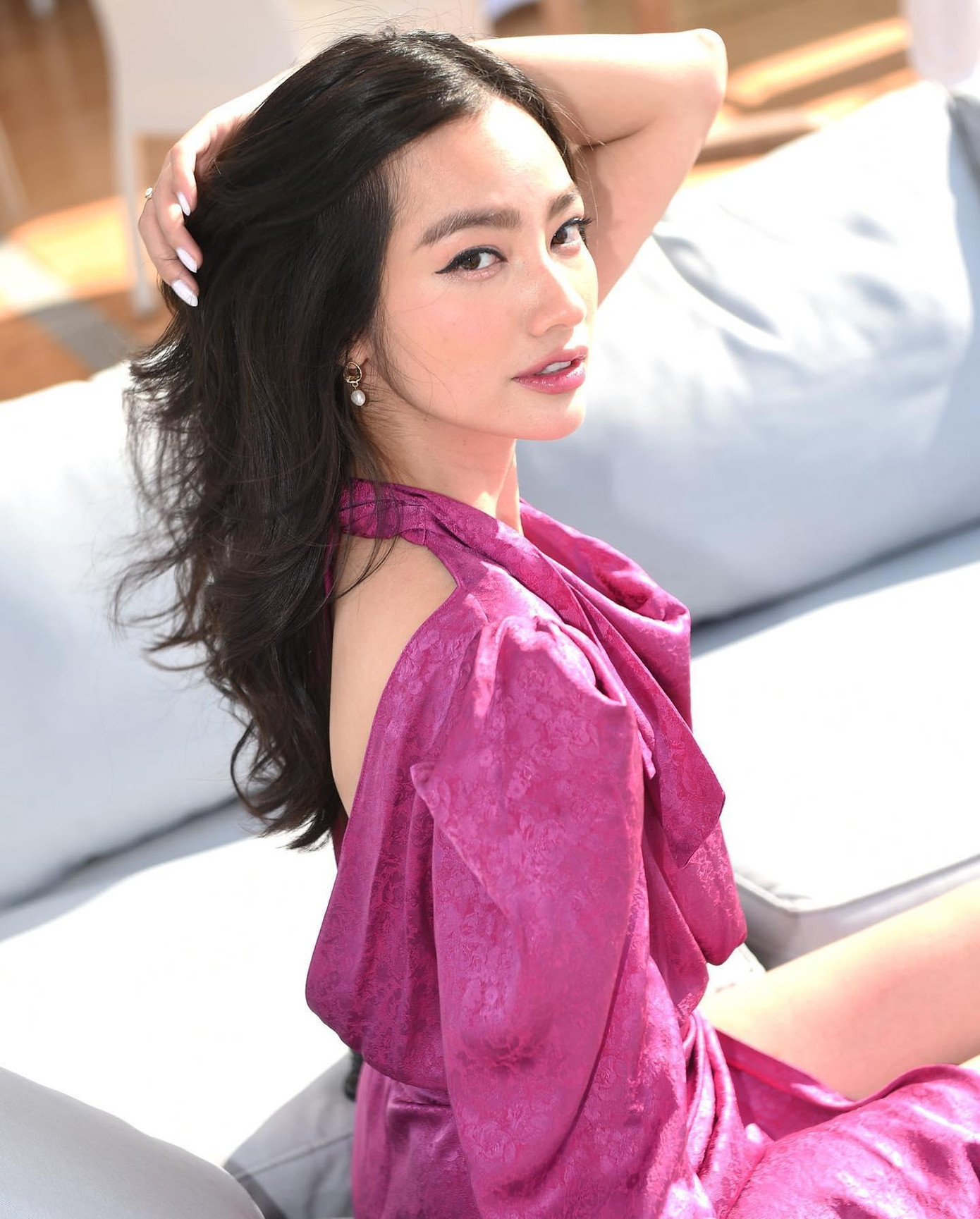 Hoa hậu Trúc Diễm khoe dáng ở LHP Cannes với bộ váy nổi bật.