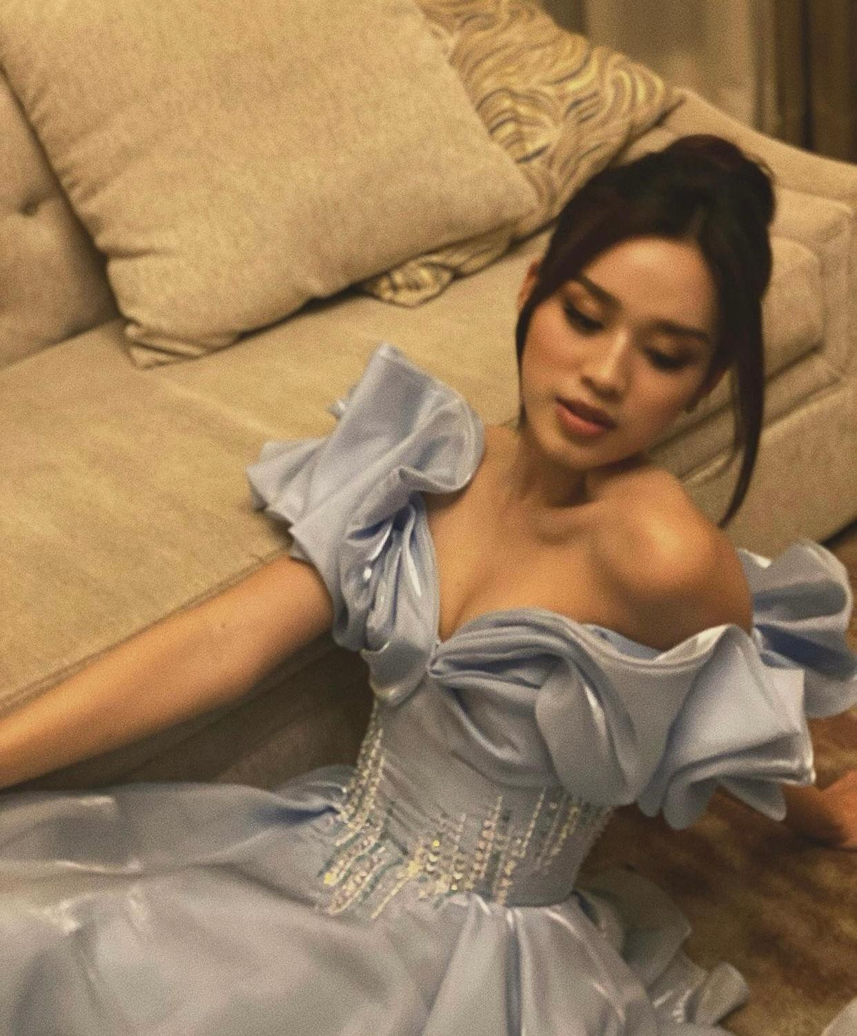 Sau khi trở về từ cuộc thi Miss World 2021 với danh hiệu top 13, nhan sắc của Đỗ Thị Hà được nhận xét ngày càng 'thăng hạng'.