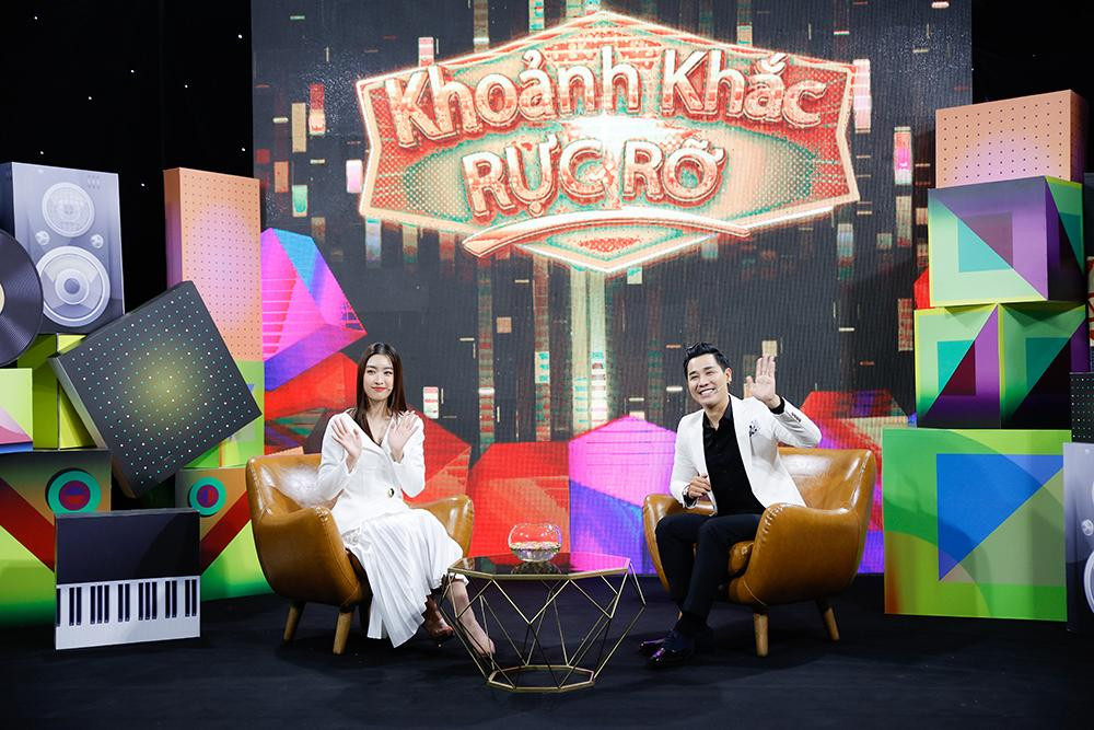 Hoa hậu Đỗ Mỹ Linh làm khách mời trong tập 21 của chương trình "Khoảnh khắc rực rỡ".