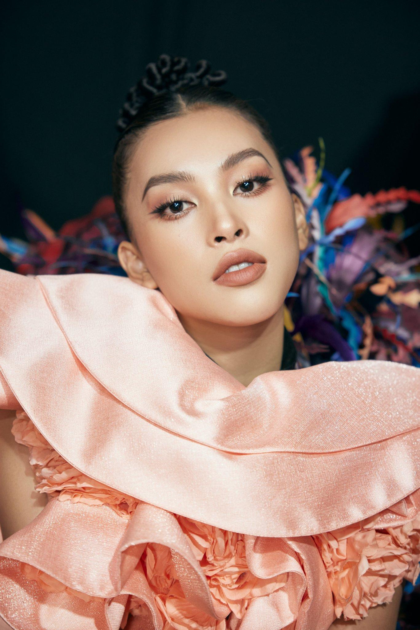 Nhan sắc và thần thái của HHVN 2018 sau 4 năm đăng quang khiến các khán giả trầm trồ ngưỡng mộ.