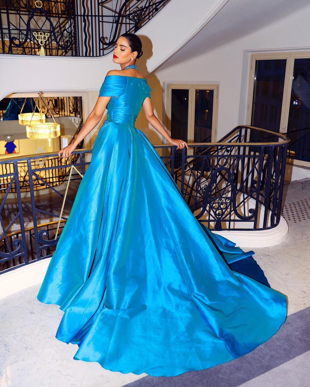 Thiết kế lộng lẫy giúp cho mỹ nhân Colombia đẹp hoàn hảo tựa 'nàng tiên cá'. Thiết kế lộng lẫy giúp cho mỹ nhân Colombia đẹp hoàn hảo tựa 'nàng tiên cá'.